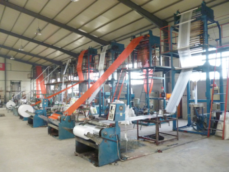 吹(chuī)膜車間(jiān) 吹膜車(che)間